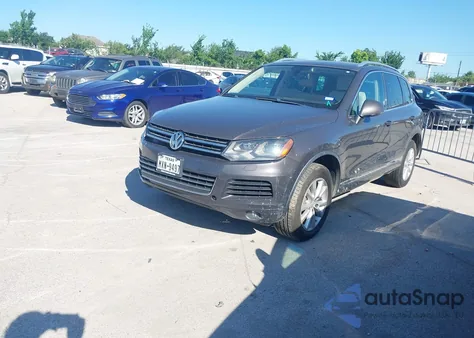 2013 Volkswagen Touareg Vr6 Sport from USA, damaged, VIN WVGEF9BP6DD001246